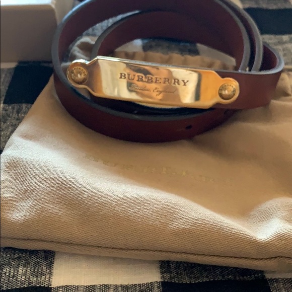 Burberry belt - Picture 1 of 3